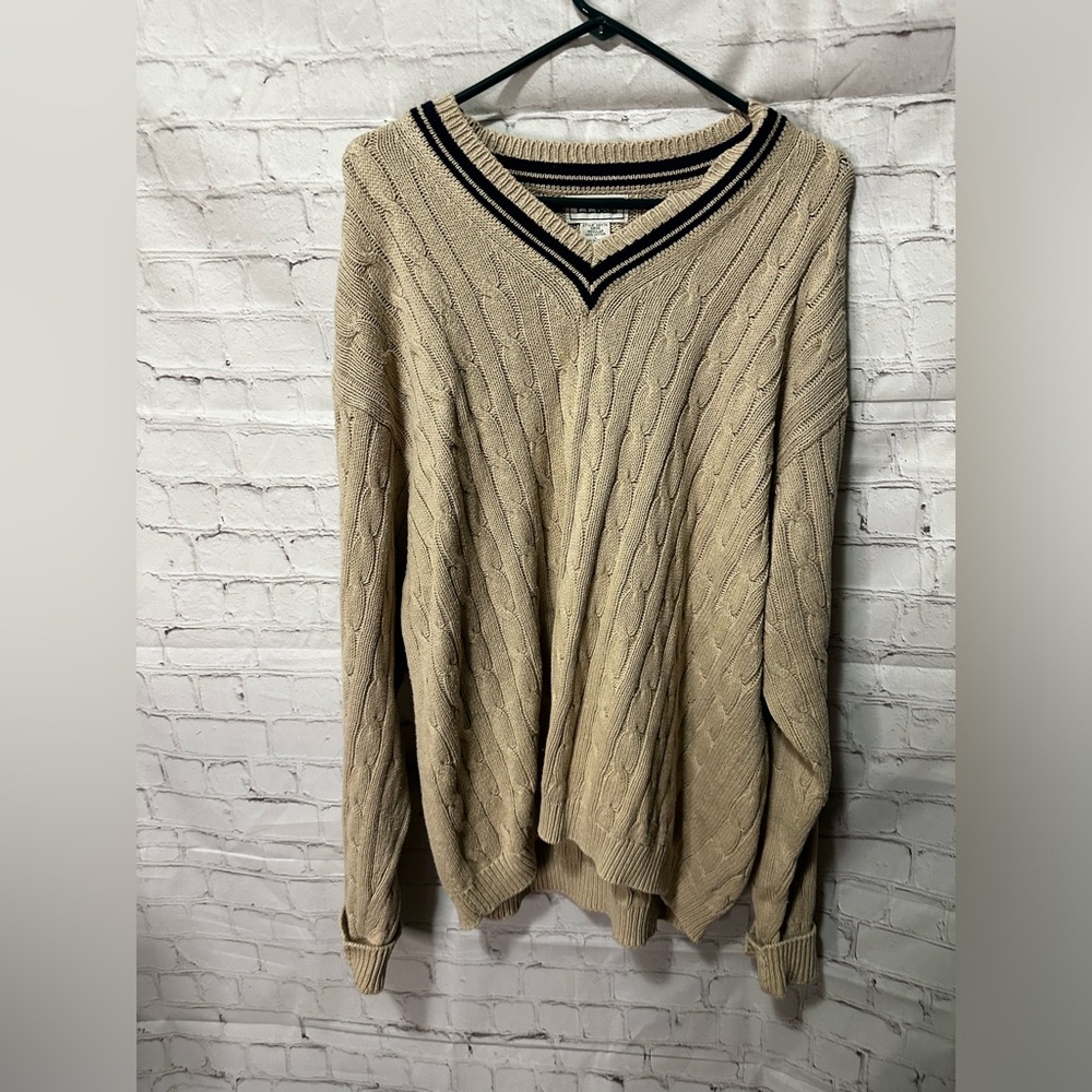 LL Bean Men’s Vneck Knit Cable Sweater Vintage Size Large